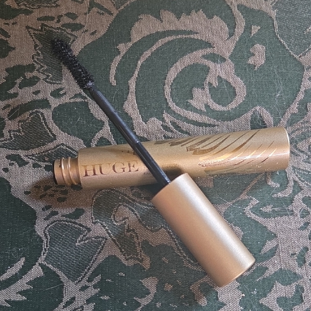 Stila Gold Extreme Lash Mascara NWT
